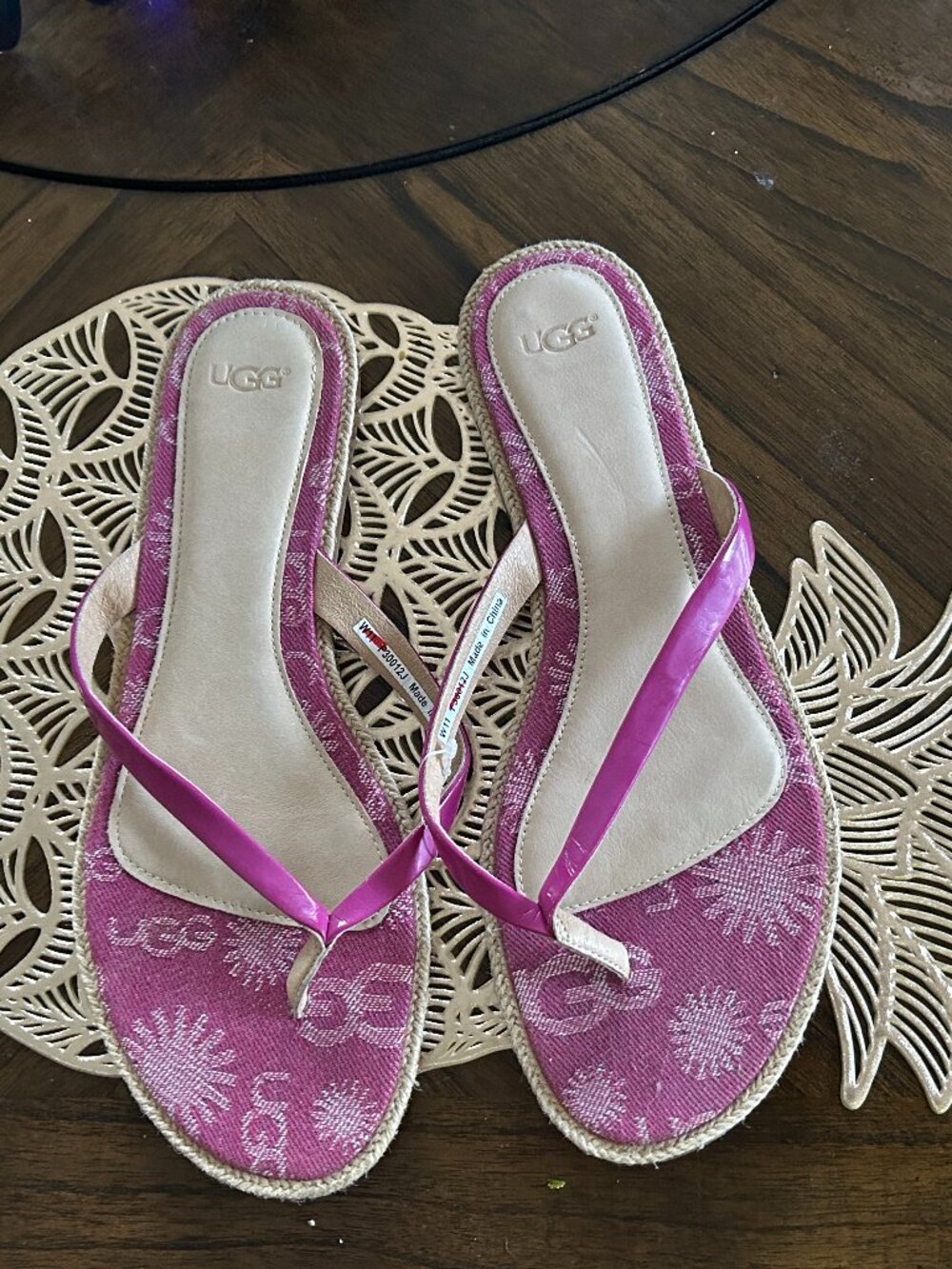 Ugg Allaria Denim Thong Sandal Raspberry Size 11 NWT